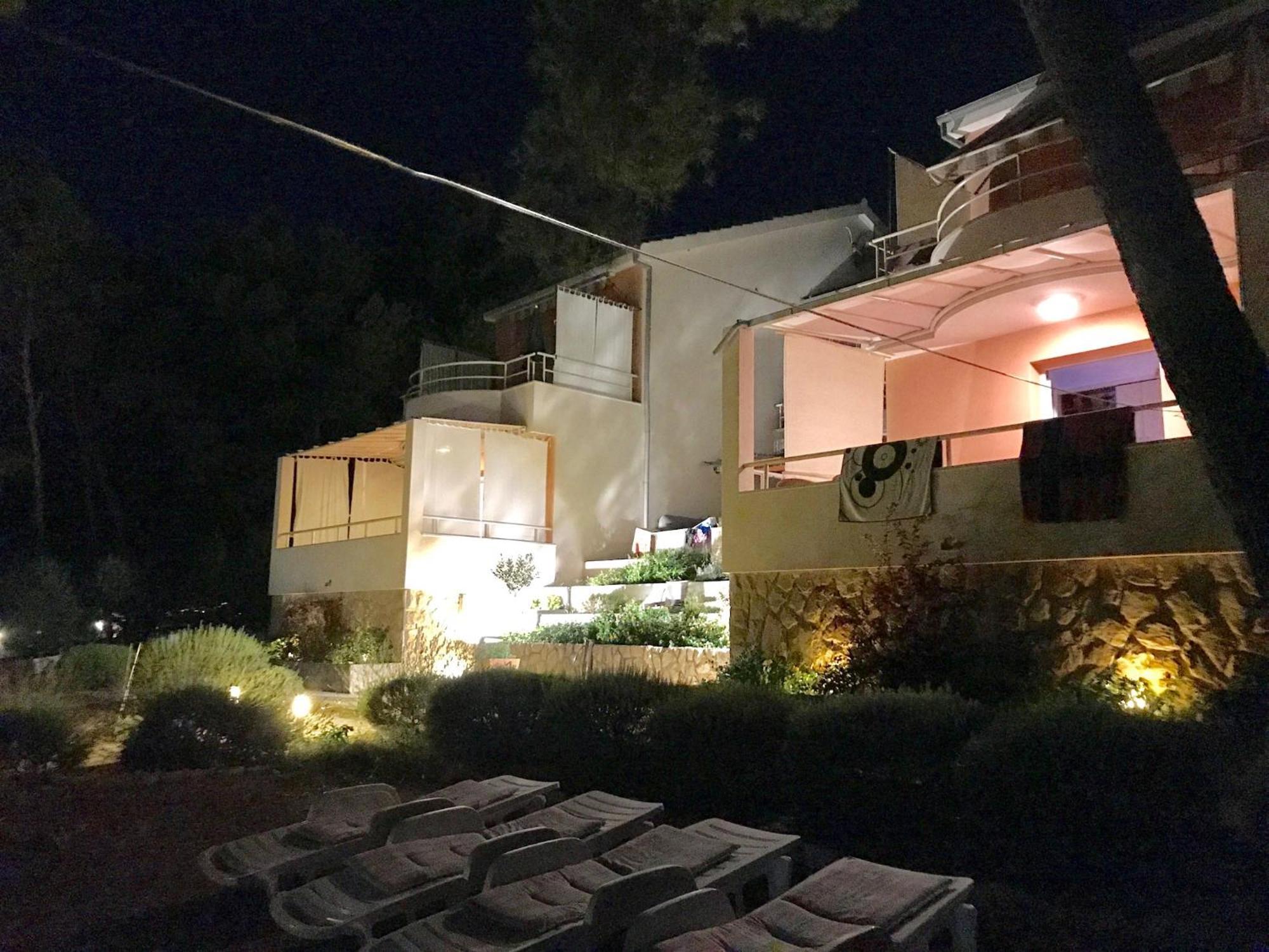 Apartments Nautic Zavala Exterior foto