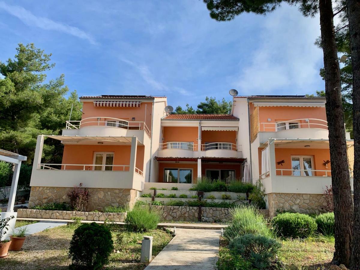 Apartments Nautic Zavala Exterior foto